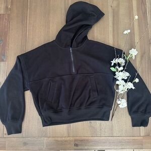 Old navy cropped hoodie active wear size XL black